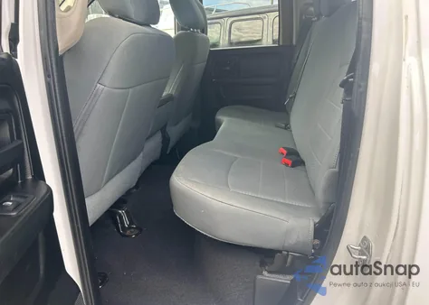 2019 Ram 1500 Classic z USA, uszkodzony, nr VIN 1C6RR6FG3KS733159